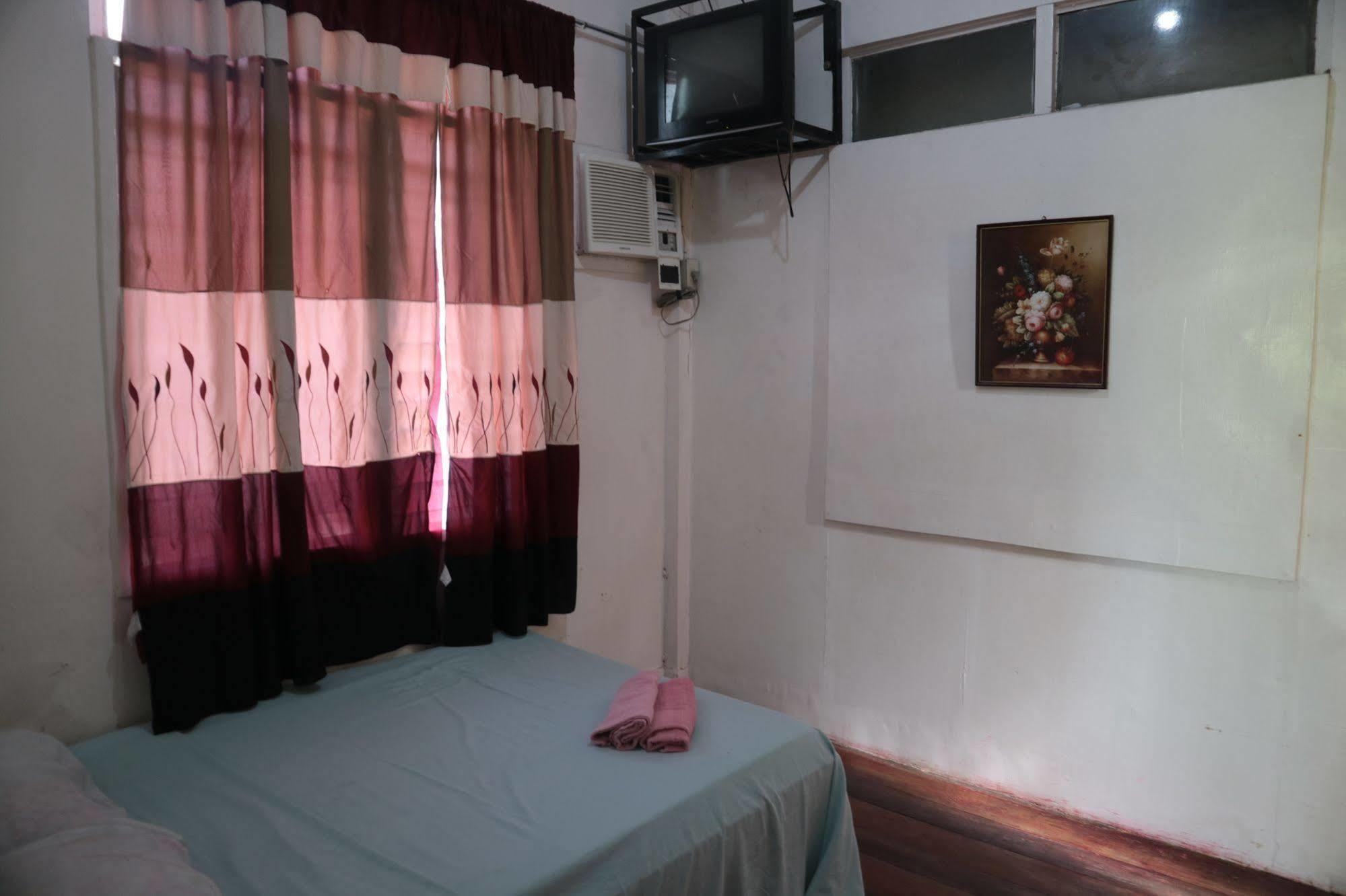 Newport Oak Pension Inn ตักบีลารัน ซิตี ภายนอก รูปภาพ