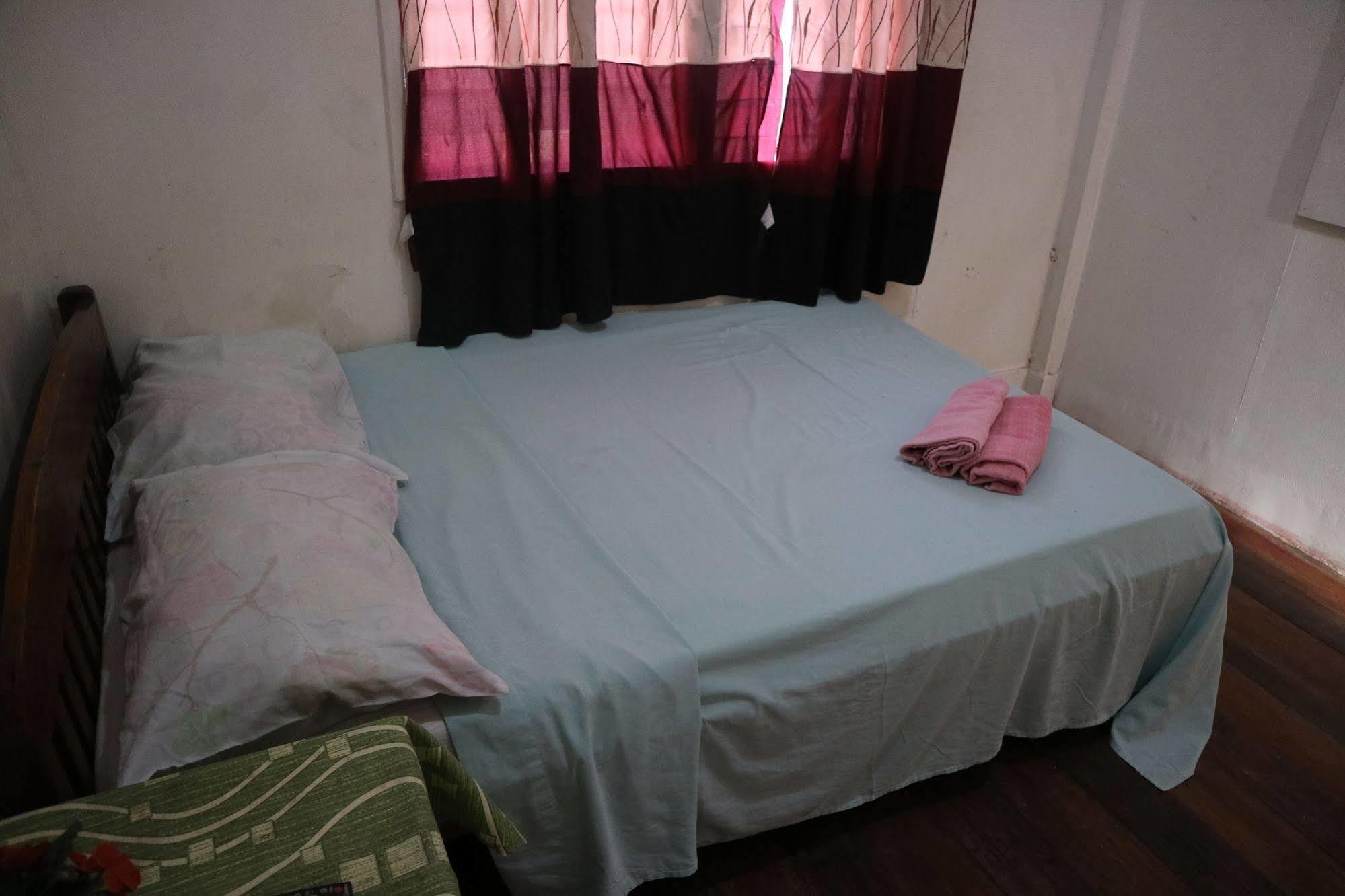 Newport Oak Pension Inn ตักบีลารัน ซิตี ภายนอก รูปภาพ