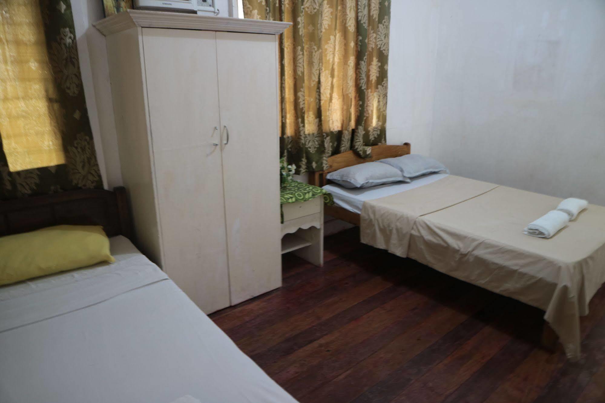 Newport Oak Pension Inn ตักบีลารัน ซิตี ภายนอก รูปภาพ